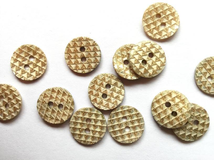 14mm - White Shell Gold Glitter TextileGarden