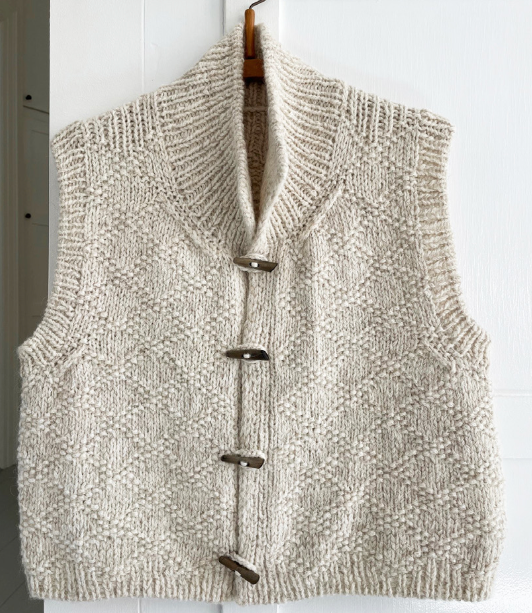 Texture Vest Pattern by Helga Isager Isager