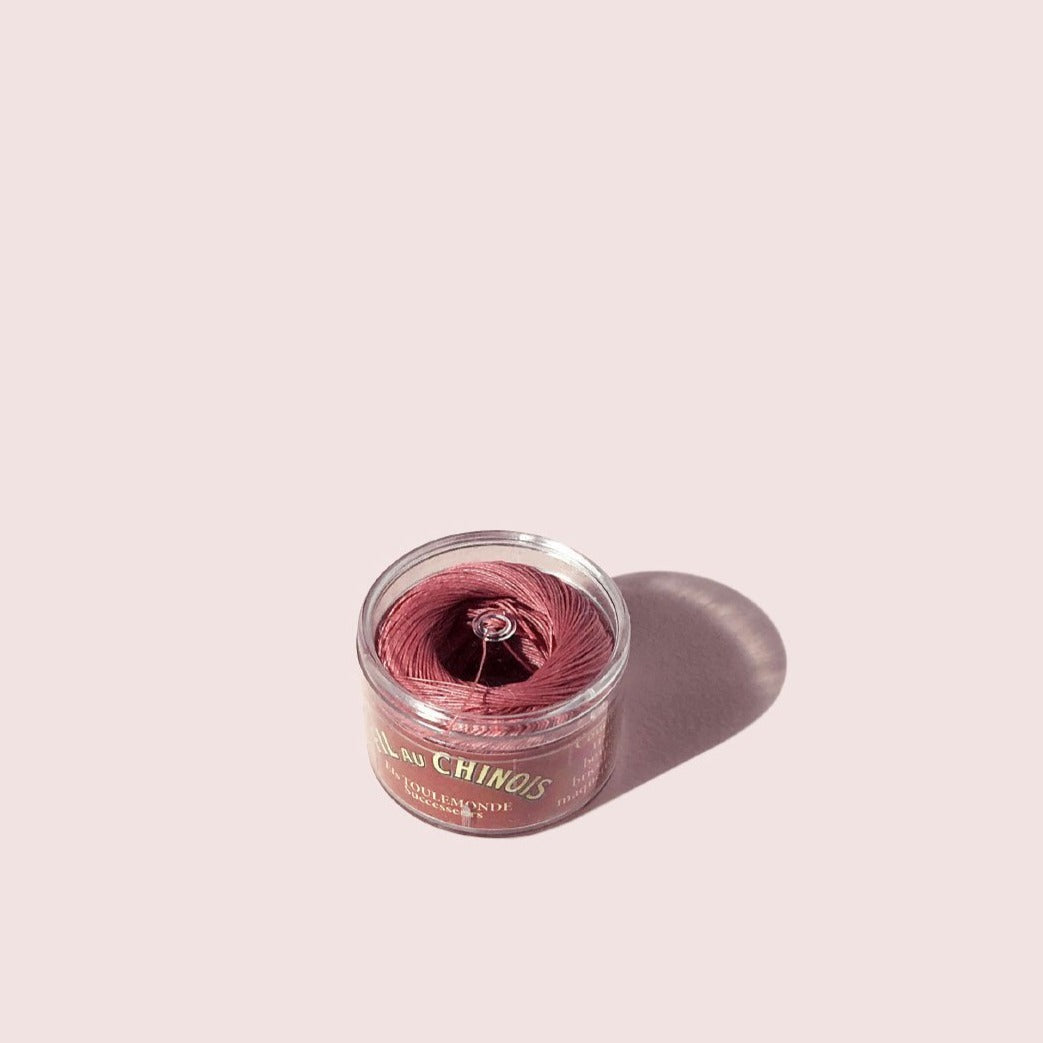 Fil au Chinois Waxed Linen Thread Capsule - Vintage Rose Pom Maker