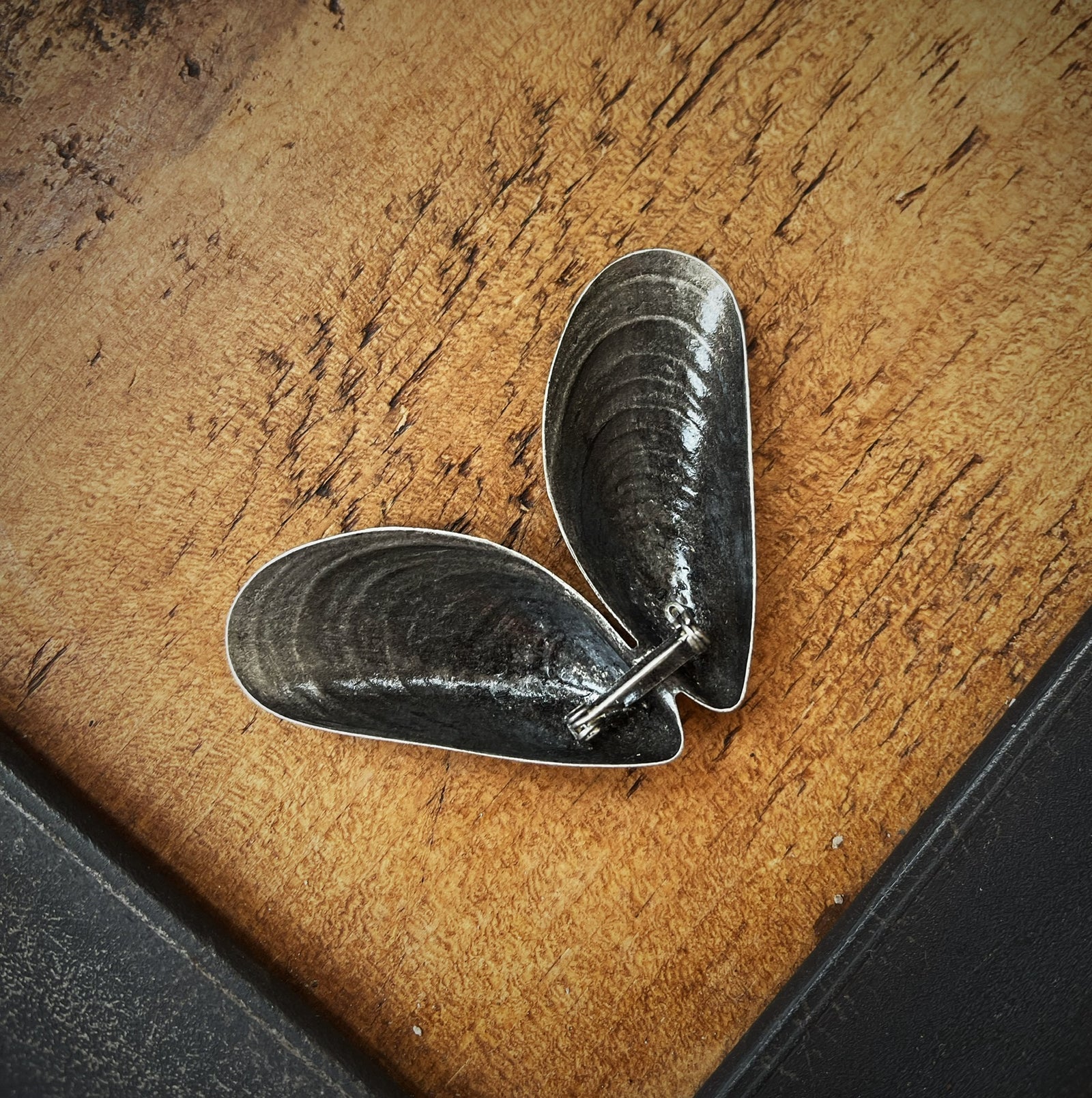 Mussel Shell Brooch - Silver TextileGarden