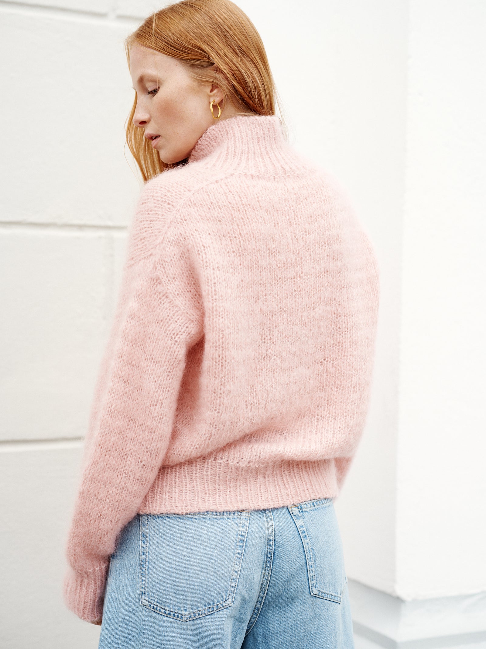 Nordic Chic: Knitting a Modern Wardrobe by Leeni Hoimela