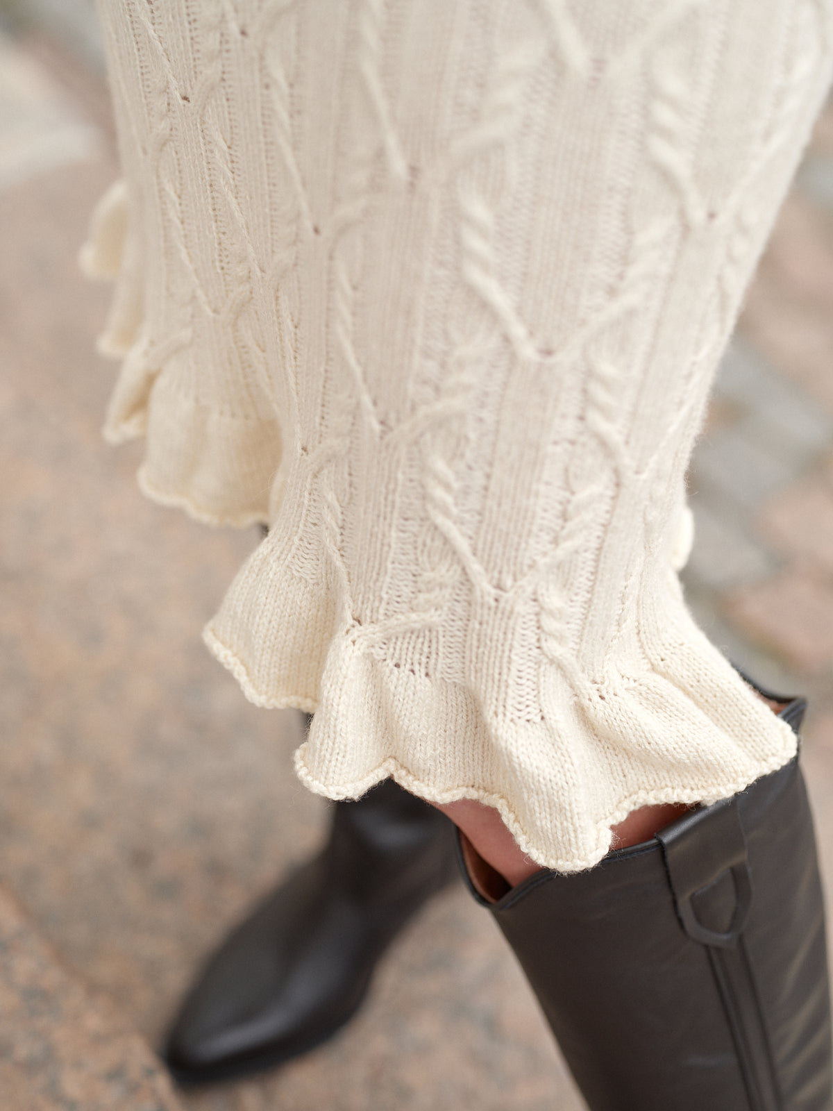 Nordic Chic: Knitting a Modern Wardrobe by Leeni Hoimela