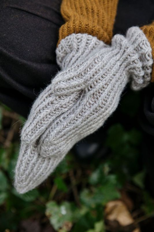 Field Notes: 20 Textured Knits for Everyday Beauty by Olga Putano