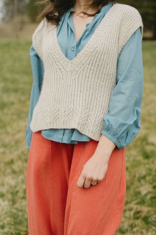 Field Notes: 20 Textured Knits for Everyday Beauty by Olga Putano