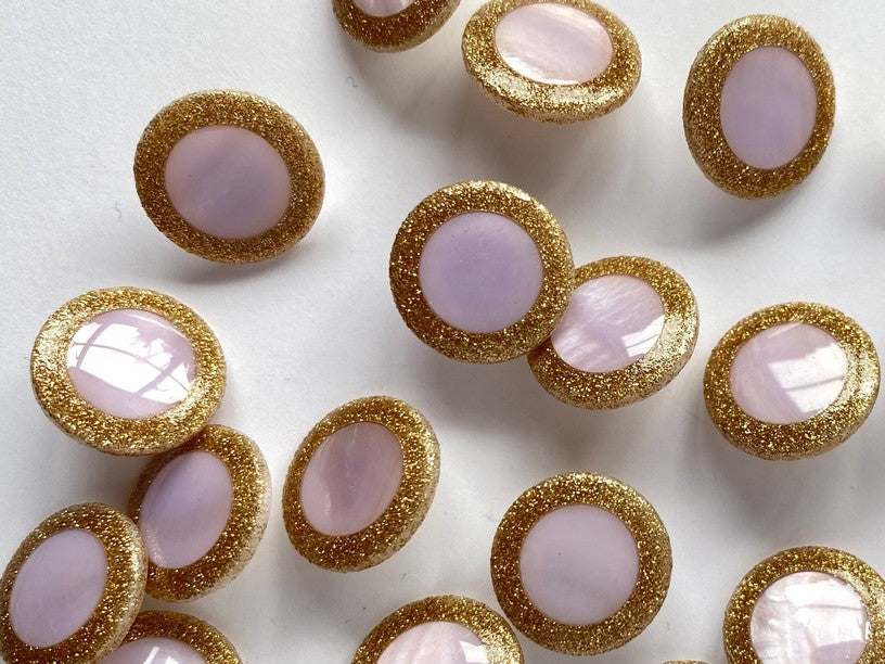 15mm - Lilac Trocas Shell button with Gold Edge TextileGarden