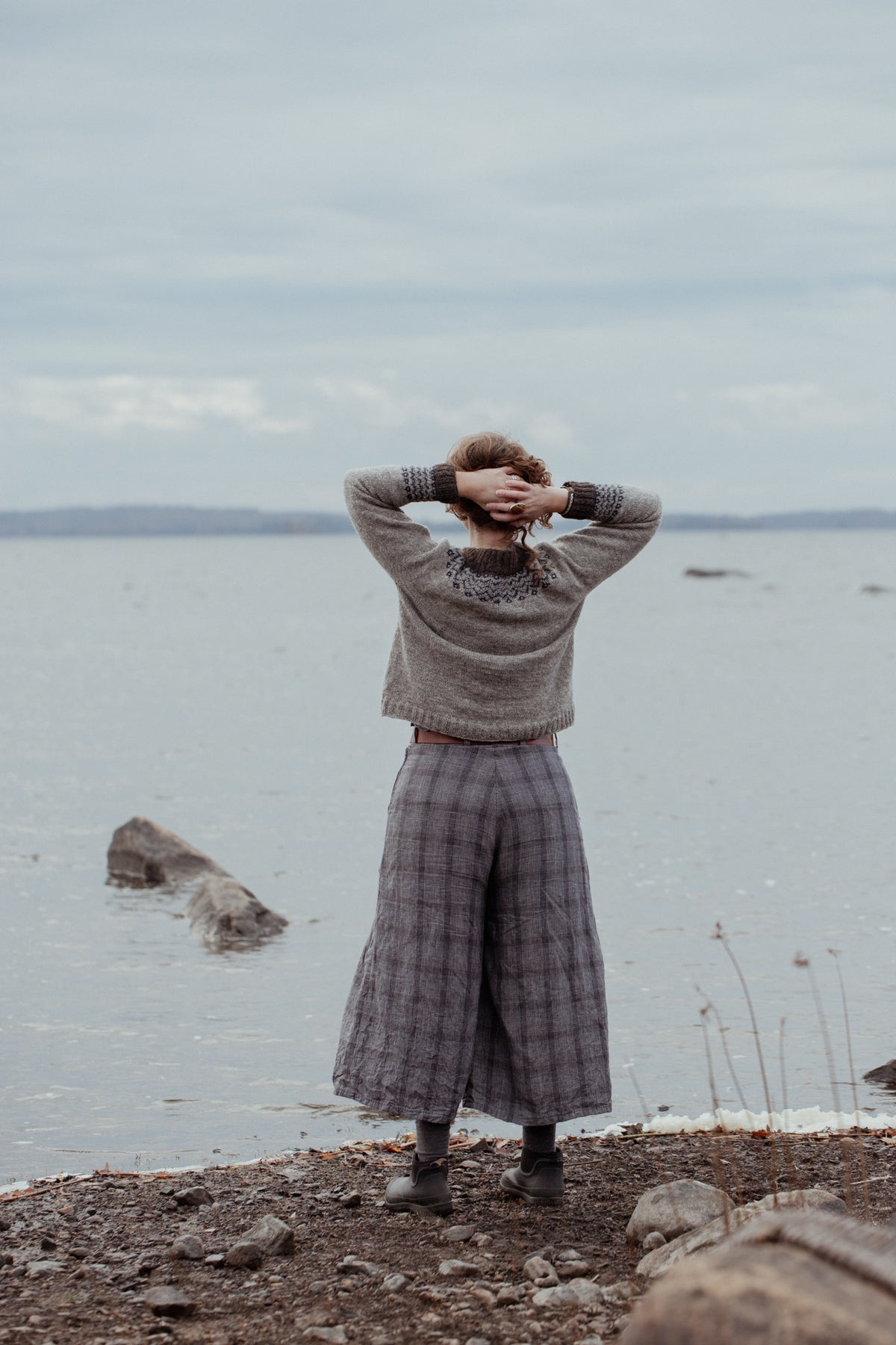 The Island and the Forest: A Knitted Correspondence