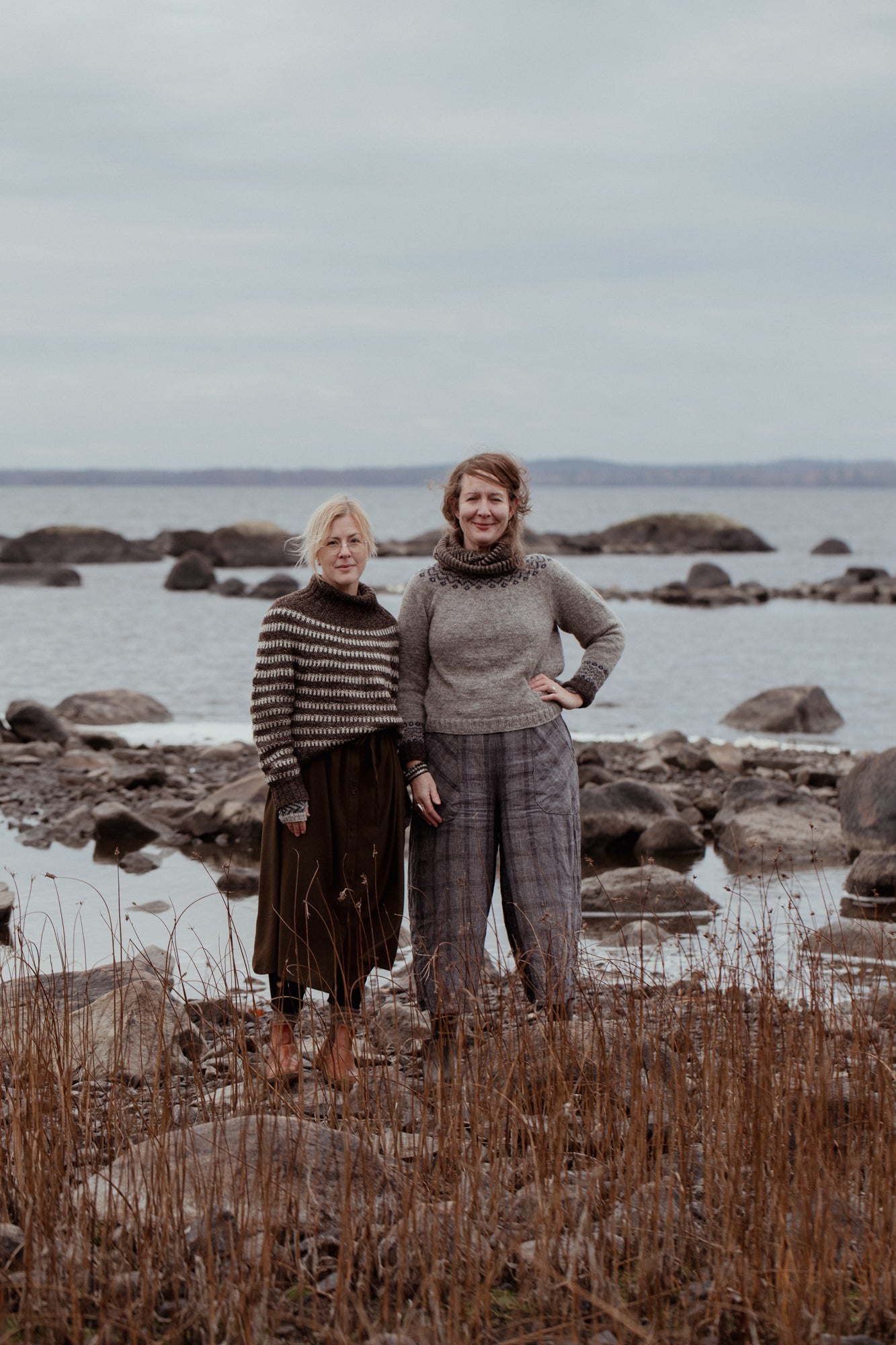 The Island and the Forest: A Knitted Correspondence