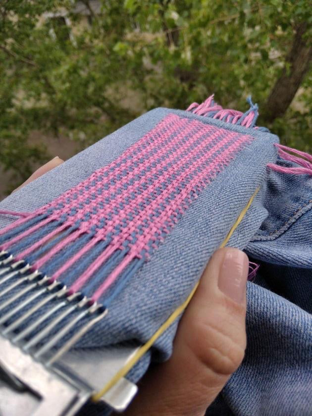 How to: Speedweve. Mend or repair fabric using a mini darning loom