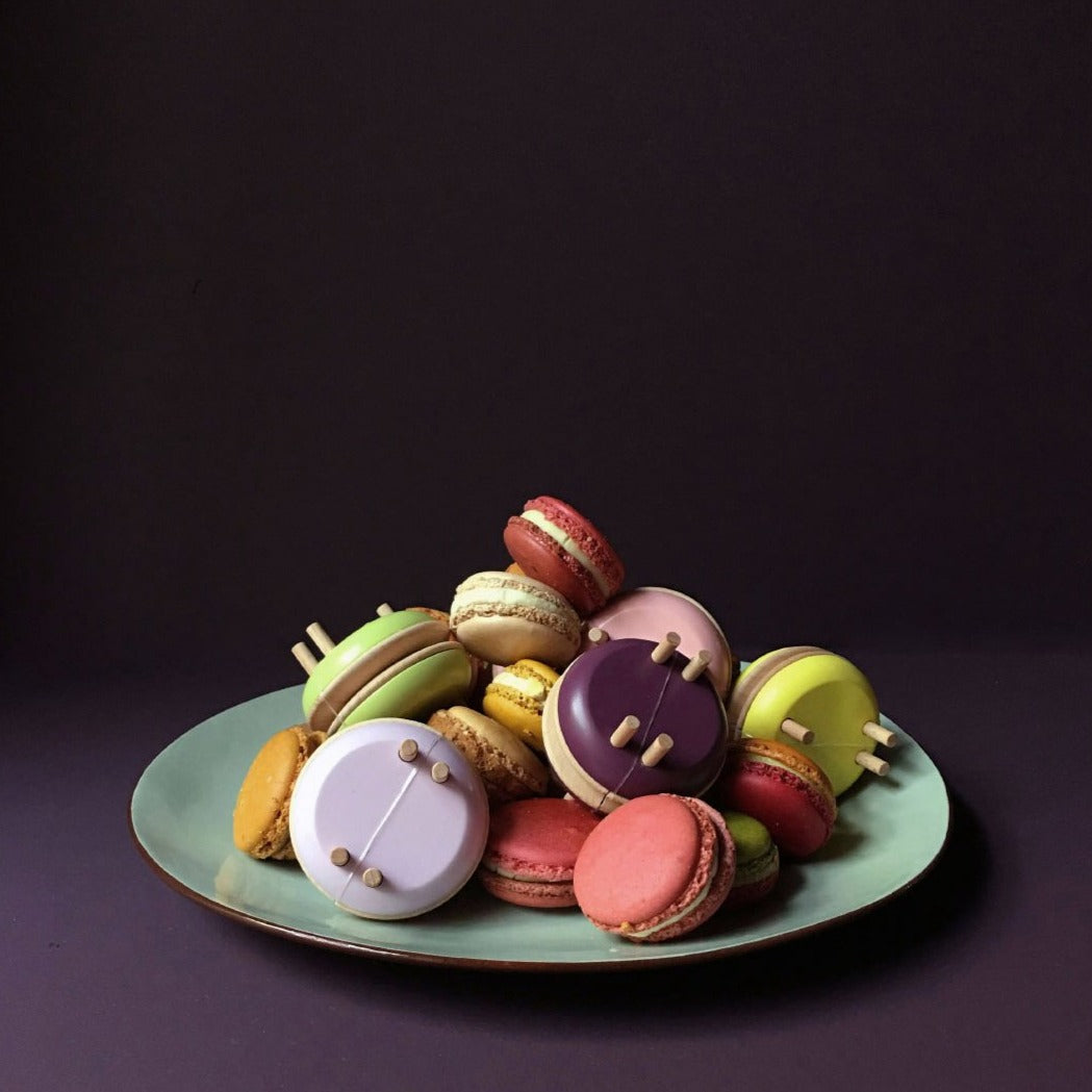 Macaron Pom Maker 2″ – 2.7″ Pompoms - Blackberry Pom Maker