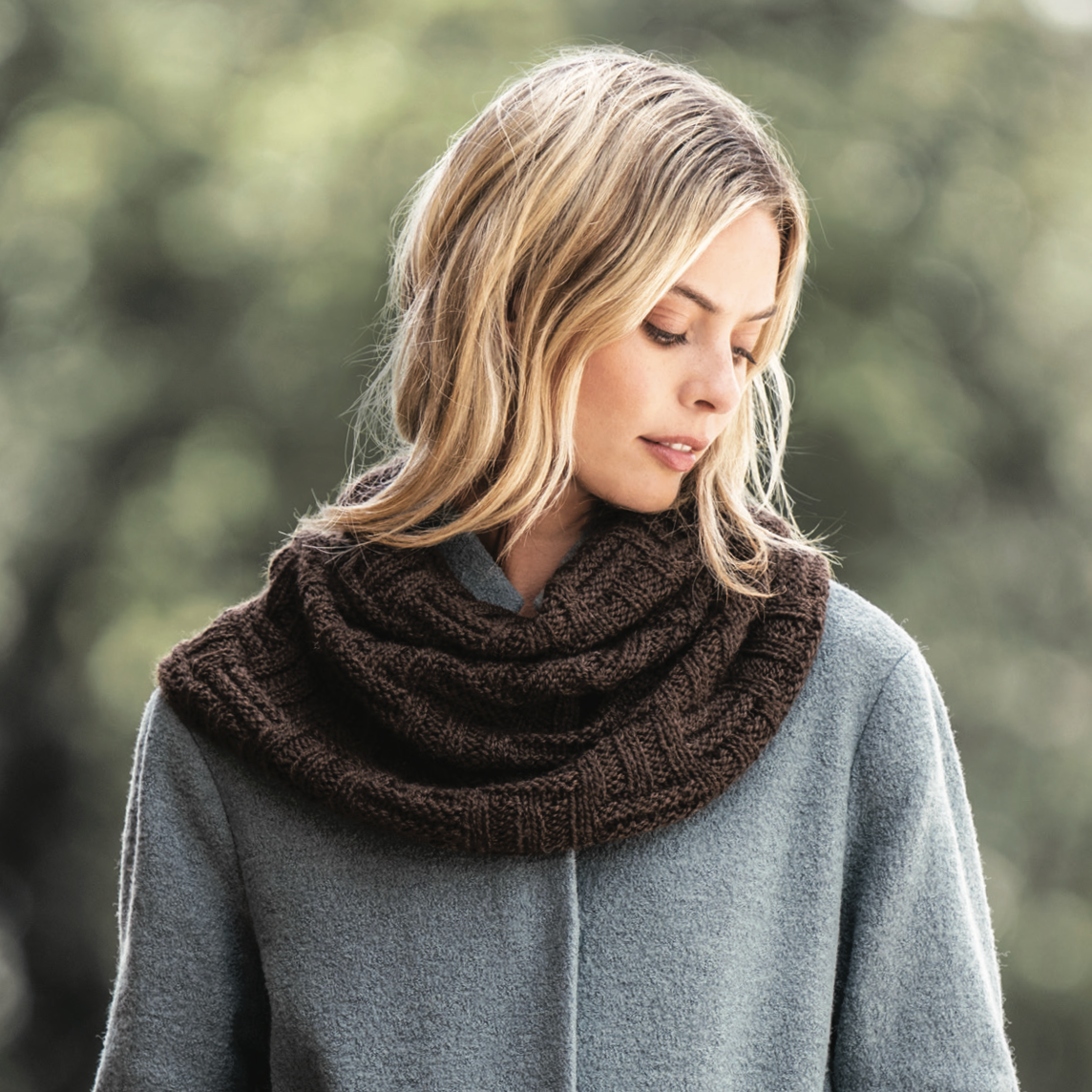 Ashland Cowl in Woolstok Blue Sky Fibers