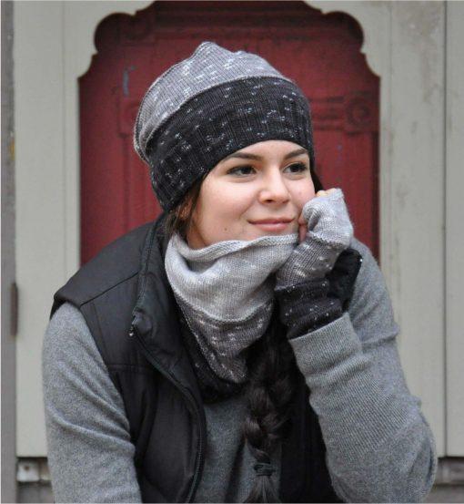 Aurora Hat, Mitts & Neckwarmer Pattern Swans Island