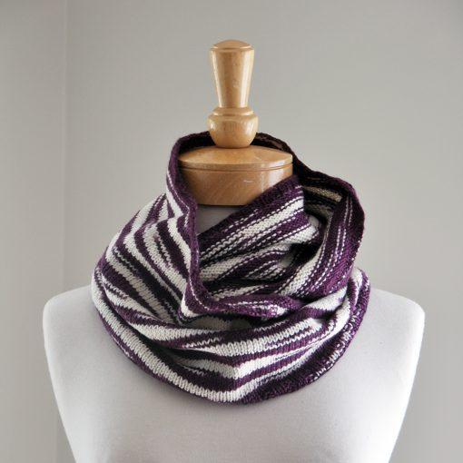 Circinus Cowl Pattern Swans Island