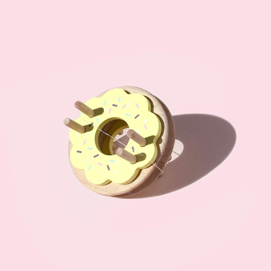 Donut Pom Maker 2.5 - 3.5" Pompoms - Lemon (doughnut!) Pom Maker