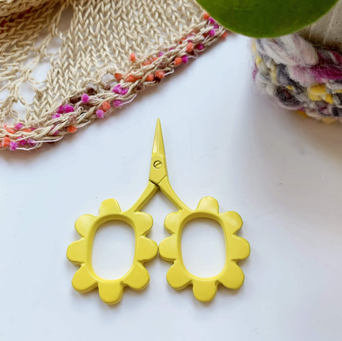 Flower Power Scissors Kelmscott Designs