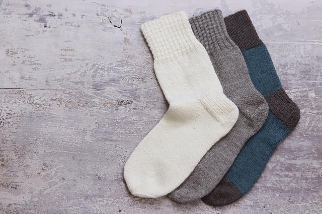 One Sock Beginner Sock Knitting Kit - Basic The Fibre Co
