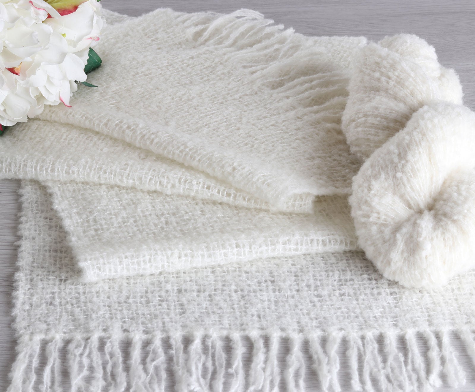 Ashford Bouclé Merino - Undyed Undyed