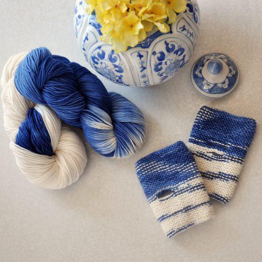 Theta Handwarmers Pattern Swans Island